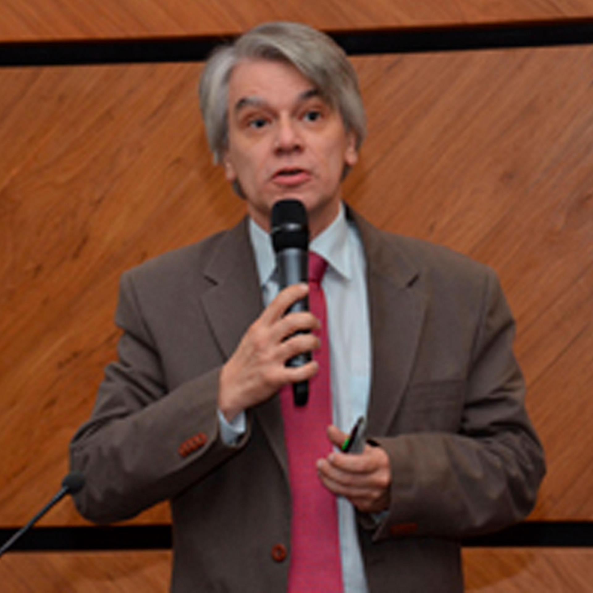 Dr.  Luiz Alfredo Scienza