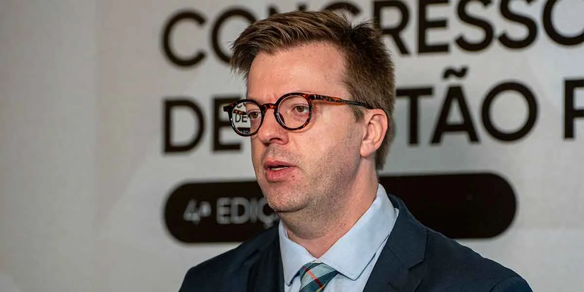 Juliano Heinen critica menor preço em licitações