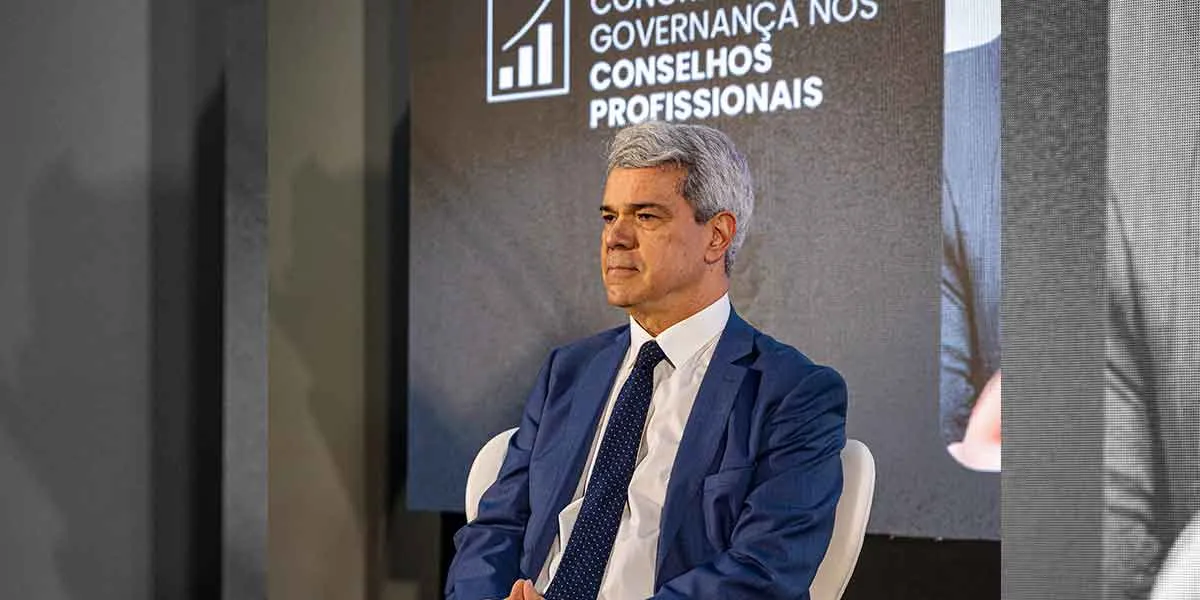 Weder propõe Lei Geral para conselhos profissionais